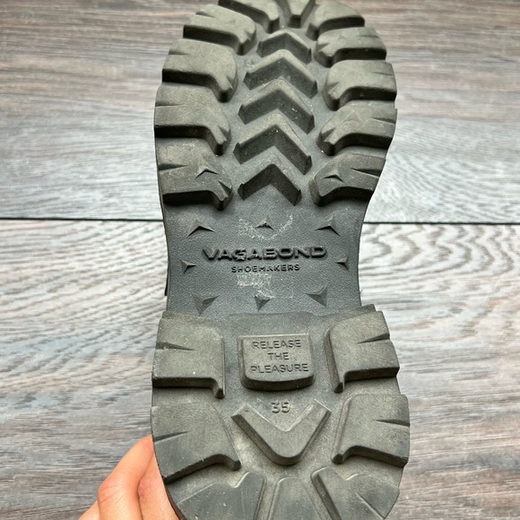 VAGABOND SHOEMAKERS
Women's Cosmo 2.0 Platform - Picture 2 of 5